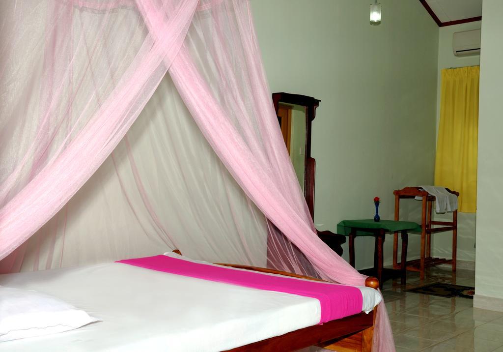 Tissa Resort Tissamaharama Extérieur photo