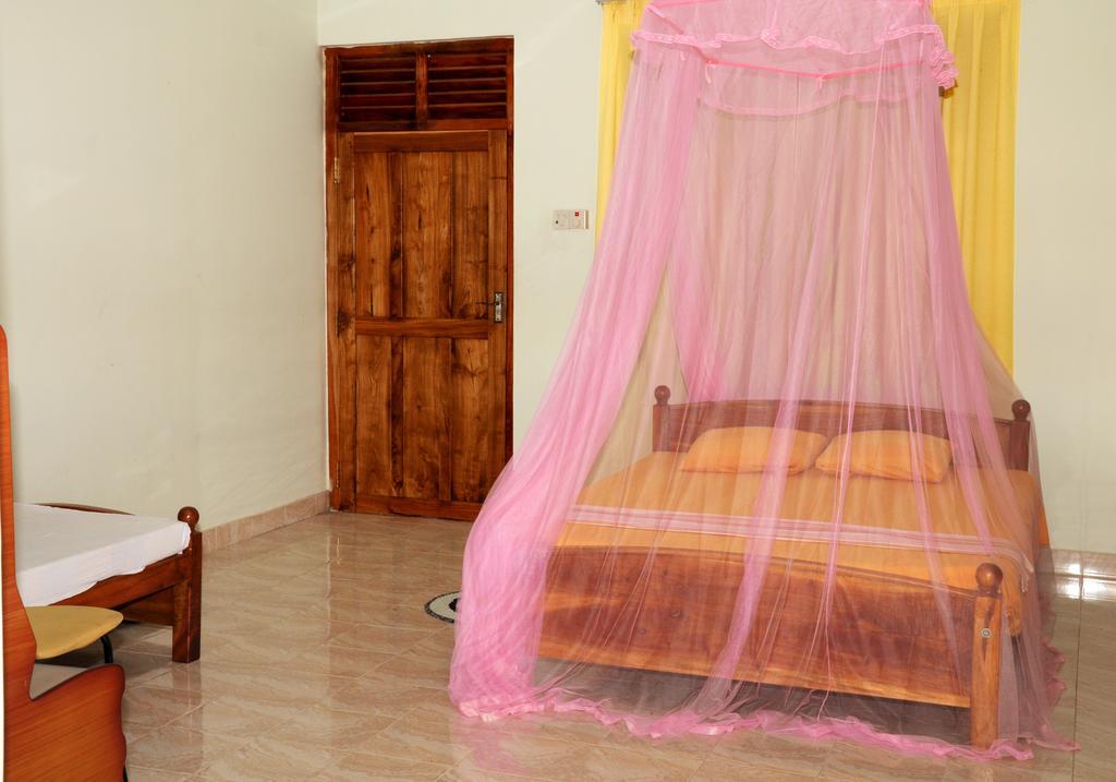 Tissa Resort Tissamaharama Chambre photo